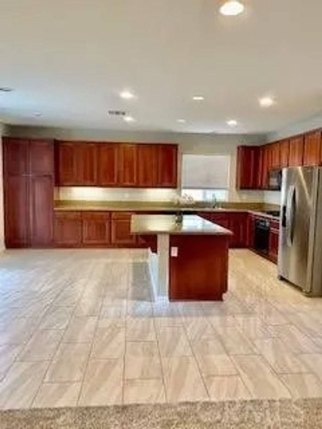 Photo of 4403 Edam St, Lancaster, CA 93536 (MLS # SR26003242)