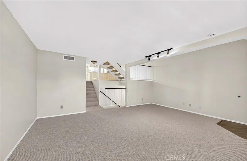 3431 Artesia 21