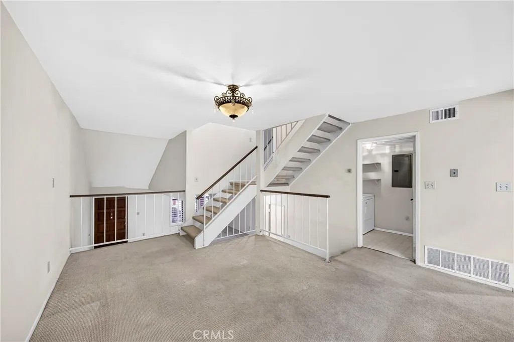 3431 Artesia 21