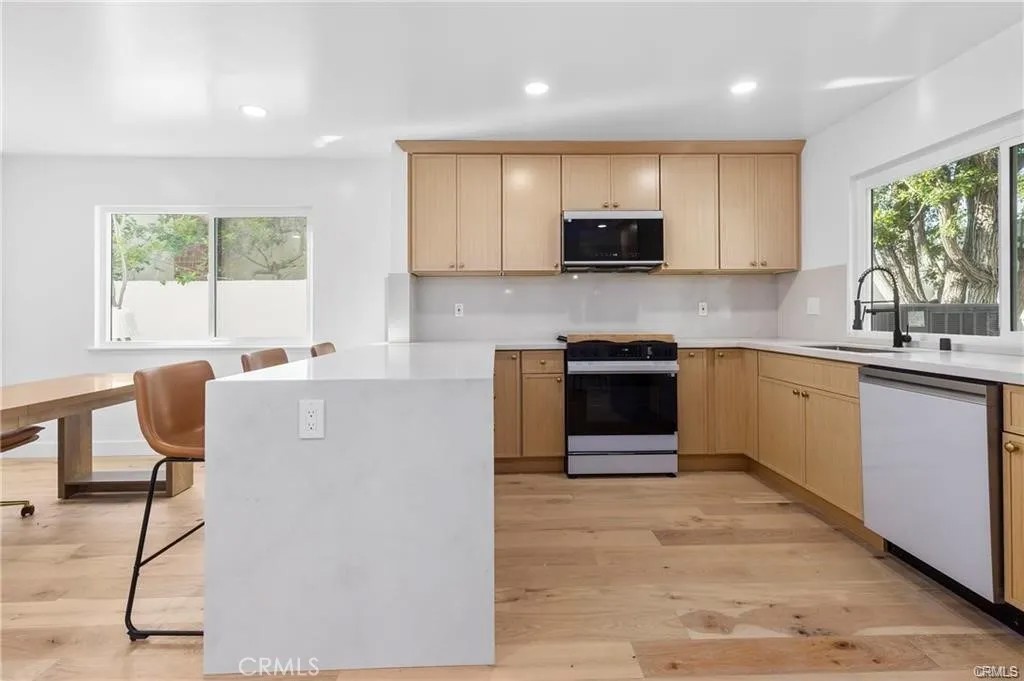 1781 E Warrenton