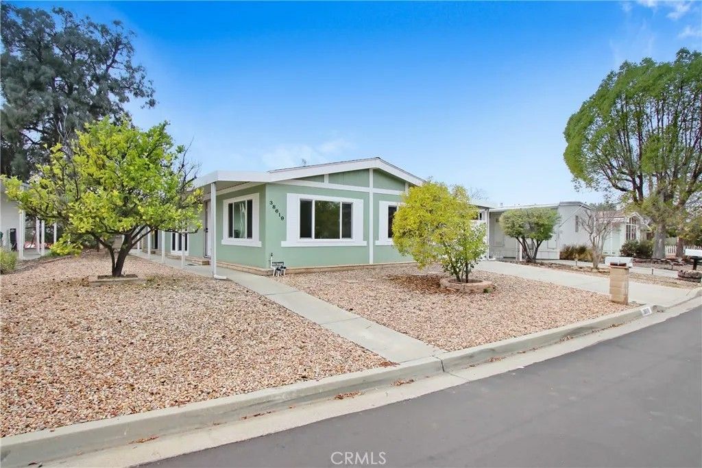 Photo of 38619 Calle De La Siesta, Murrieta, CA 92563 (MLS # SW25280183)