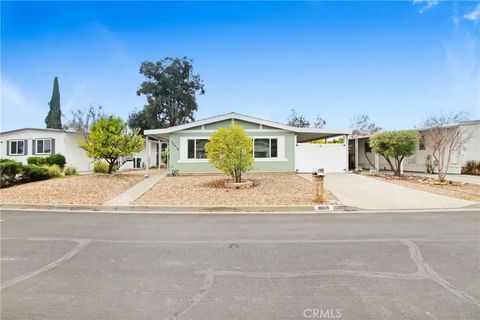 Photo of 38619 Calle De La Siesta, Murrieta, CA 92563 (MLS # SW25280183)