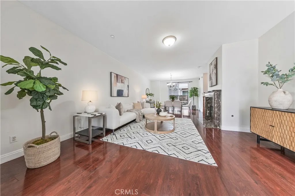454 W Duarte D