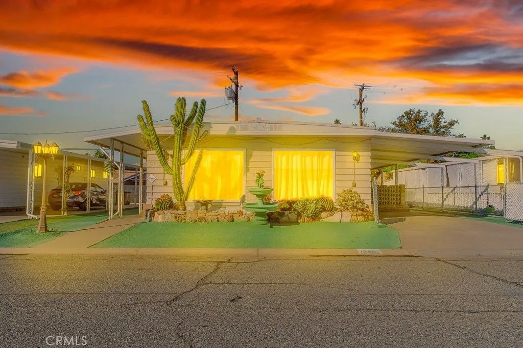 Photo of 729 Santa Teresa Way, Hemet, CA 92545 (MLS # SW25247863)