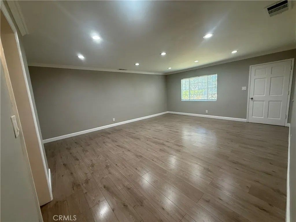 Photo of 6853 Matilija Avenue, Van Nuys, CA 91405 (MLS # SR25238108)
