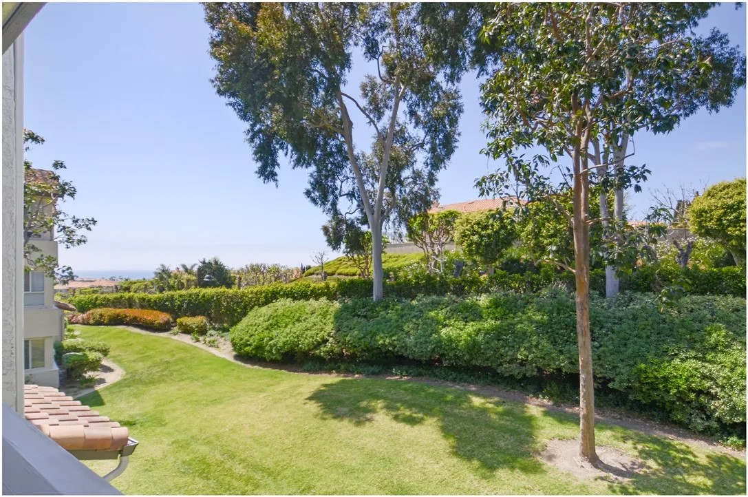 60 Corniche Dr E