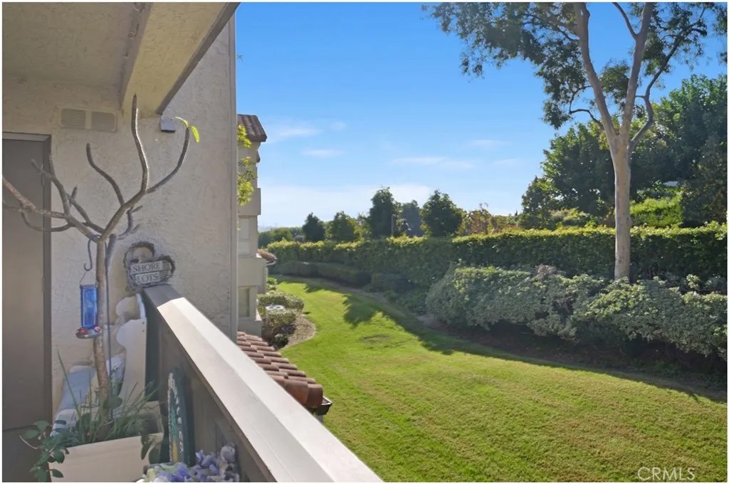 60 Corniche Dr E