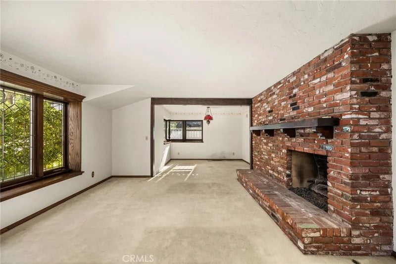 19142 Barrett Lane