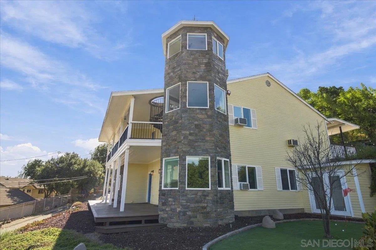 205 Highline Trail