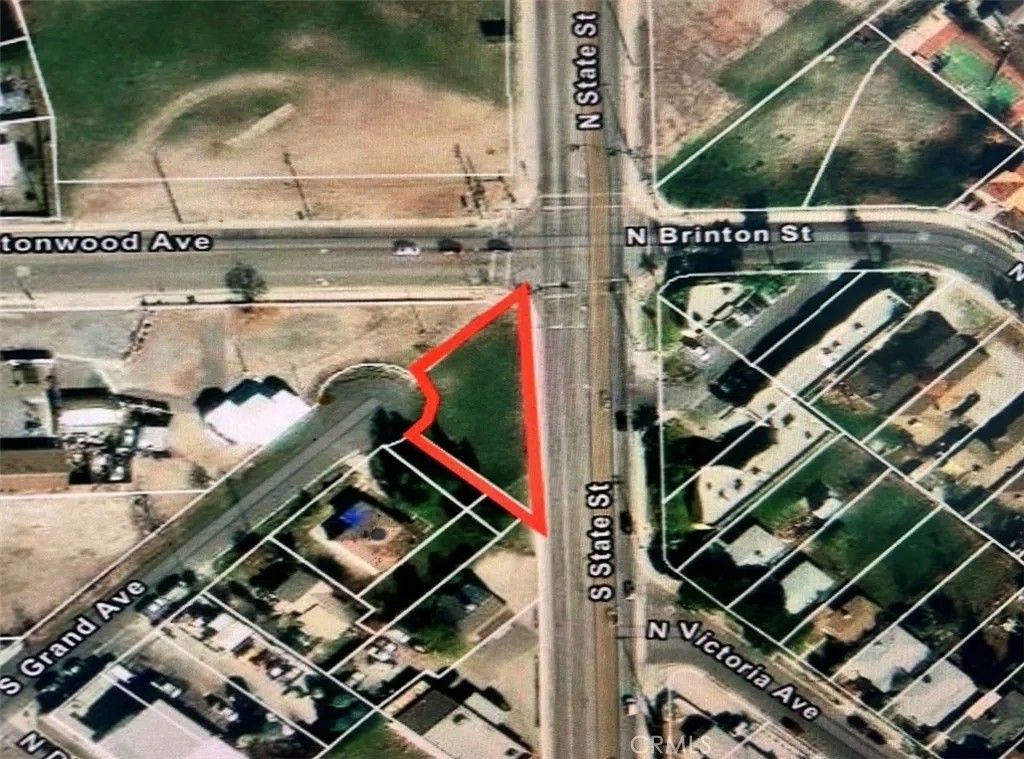 Photo of 215 Grand Ave, San Jacinto, CA 92582 (MLS # IV26031090)