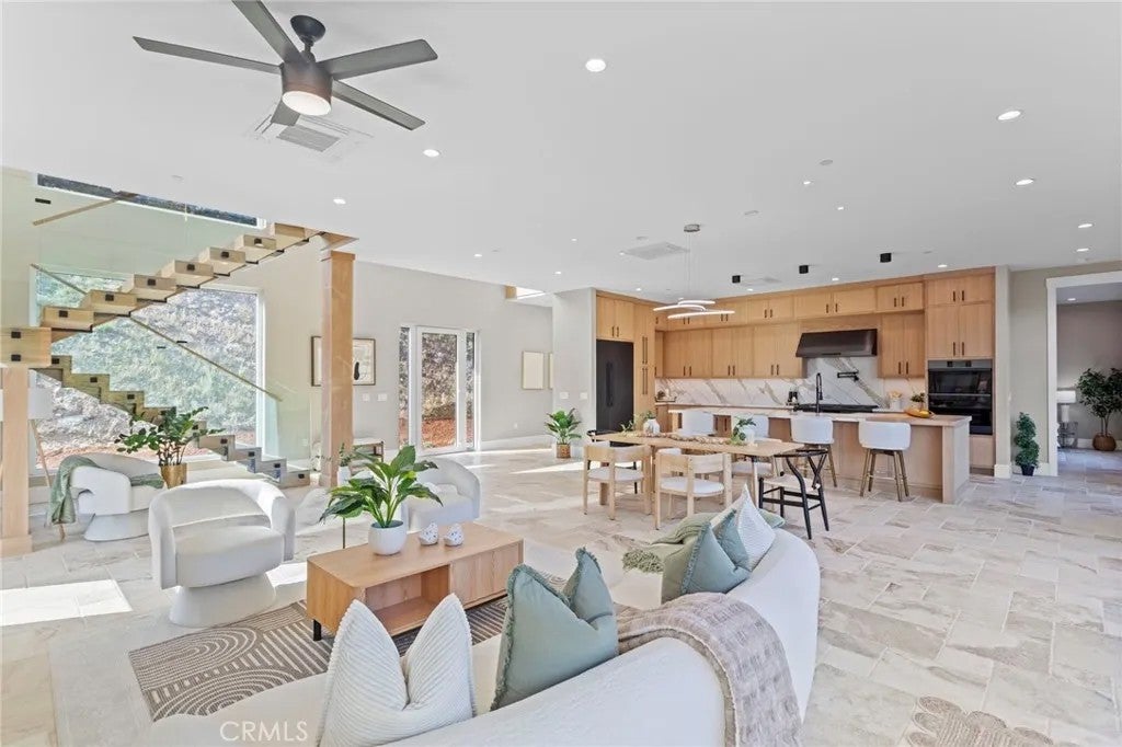 Photo of 27937 Whisper Ln, Temecula, CA 92590 (MLS # IV26090347)