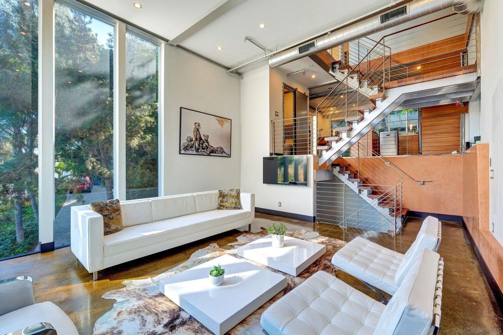 Photo of 6920 Treasure Trail, Los Angeles, CA 90068 (MLS # 260001582)