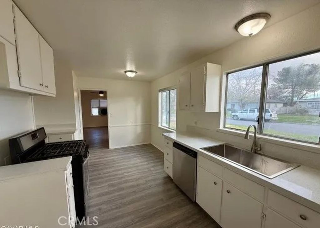 Photo of 44411 Kingtree Ave, Lancaster, CA 93534 (MLS # SR26062577)