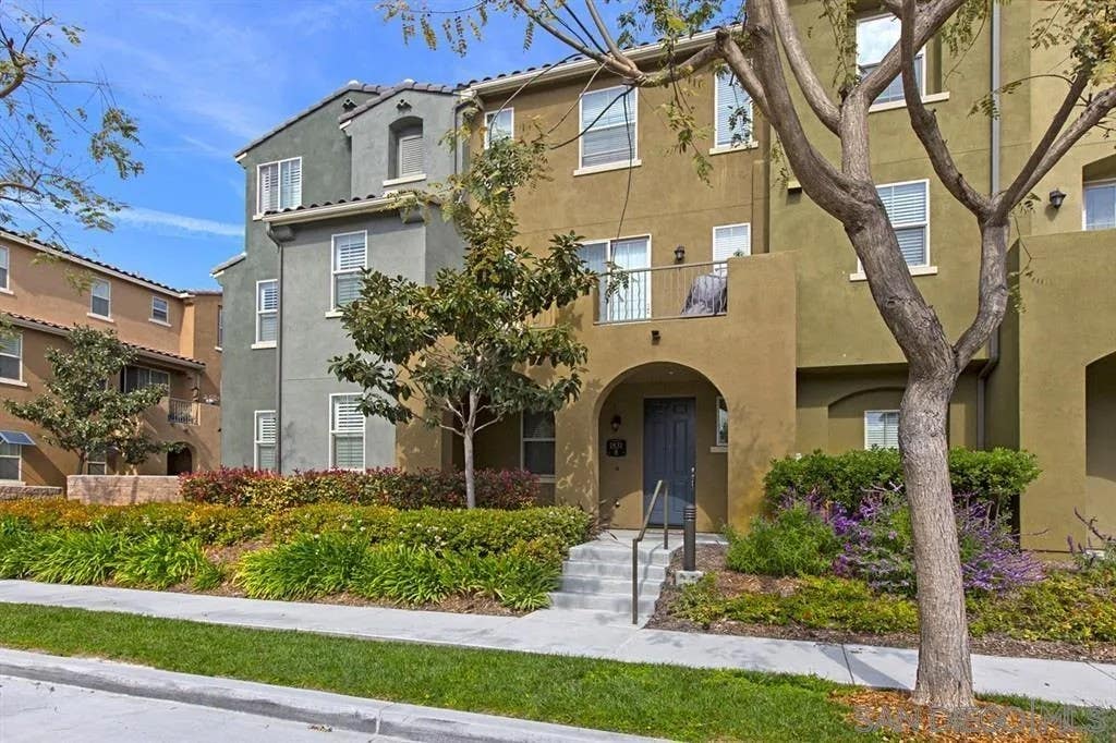 Photo of 1831 Crimson Ct #8, Chula Vista, CA 91913 (MLS # 260013779)