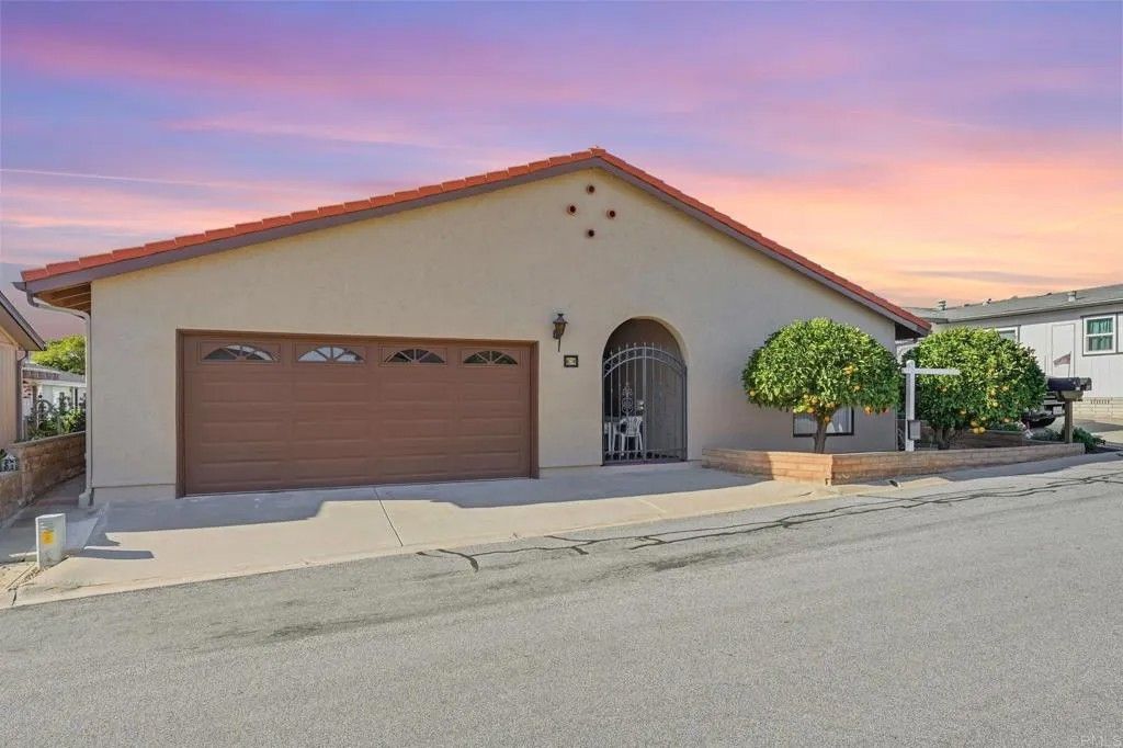 Photo of 634 Via Santa Cruz, Vista, CA 92081 (MLS # NDP2600316)