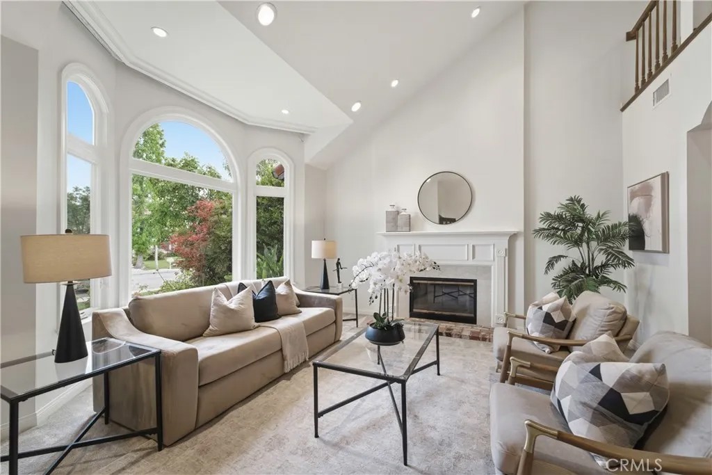 5620 Middle Crest