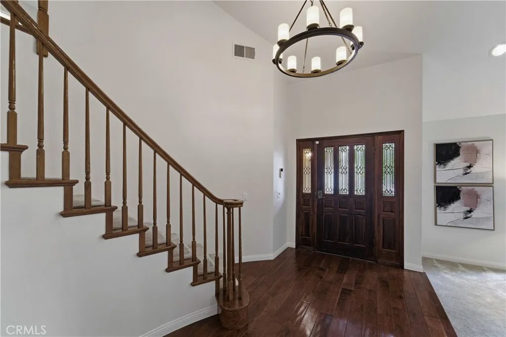 5620 Middle Crest