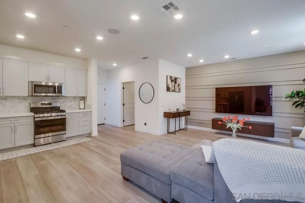 Photo of 1205 Sunrise View #105, San Marcos, CA 92078 (MLS # 250041086)