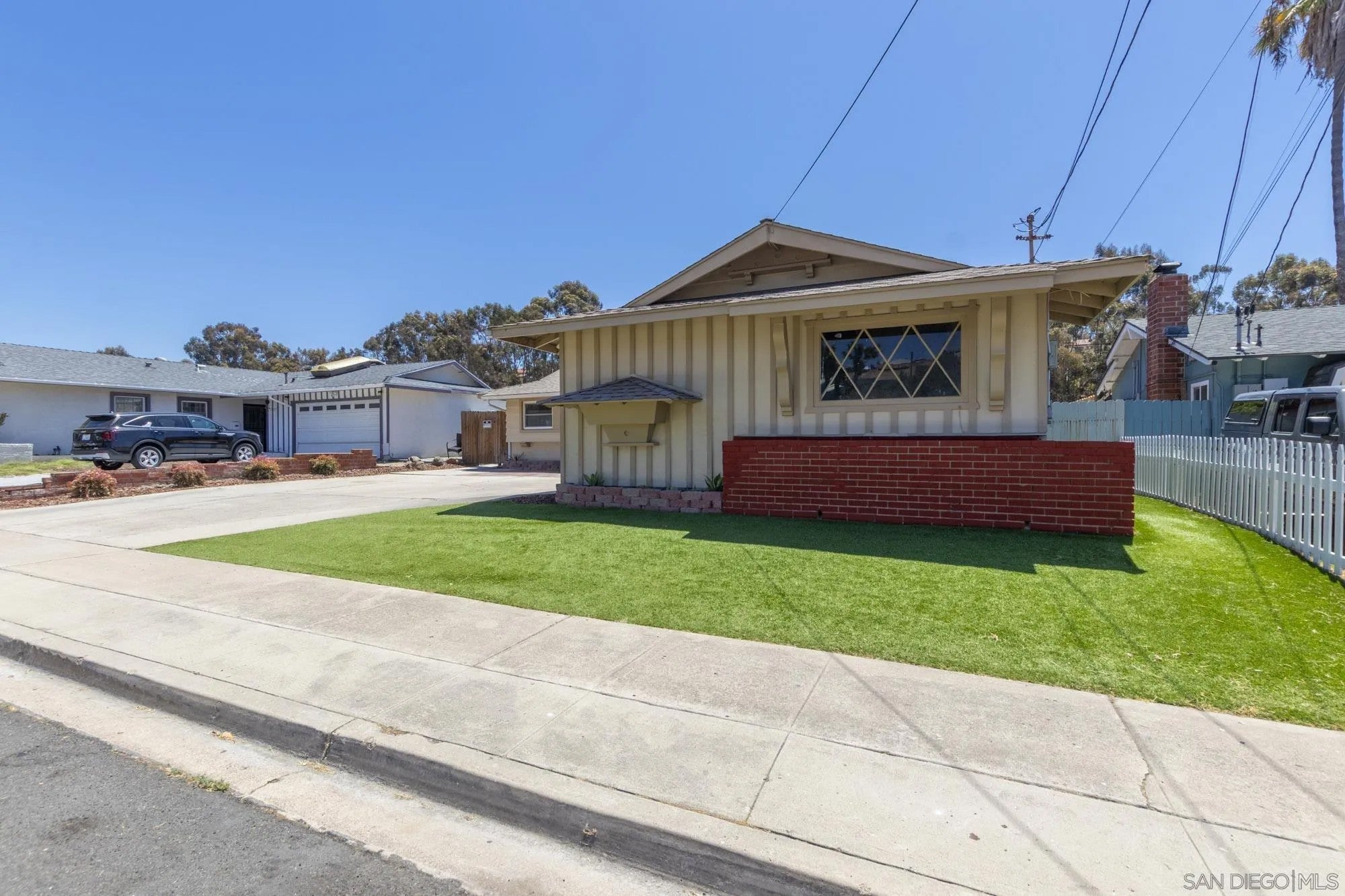 1511 San Altos Pl