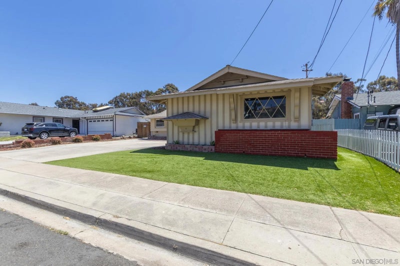 1511 San Altos Pl