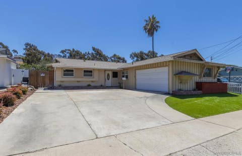 Photo of 1511 San Altos Pl, Lemon Grove, CA 91945 (MLS # 260018932)