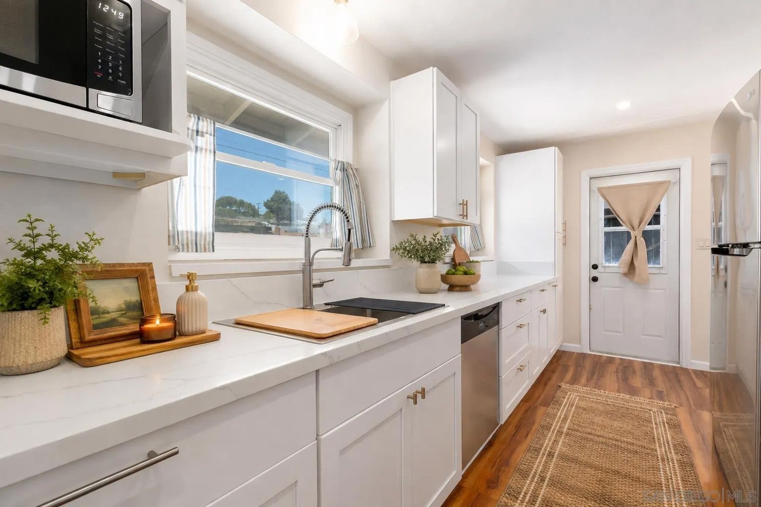 1511 San Altos Pl