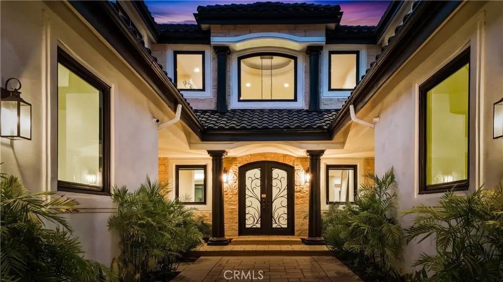 17437 Oak Creek Court