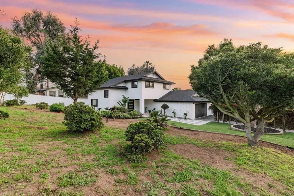 475 Parkwood Lane