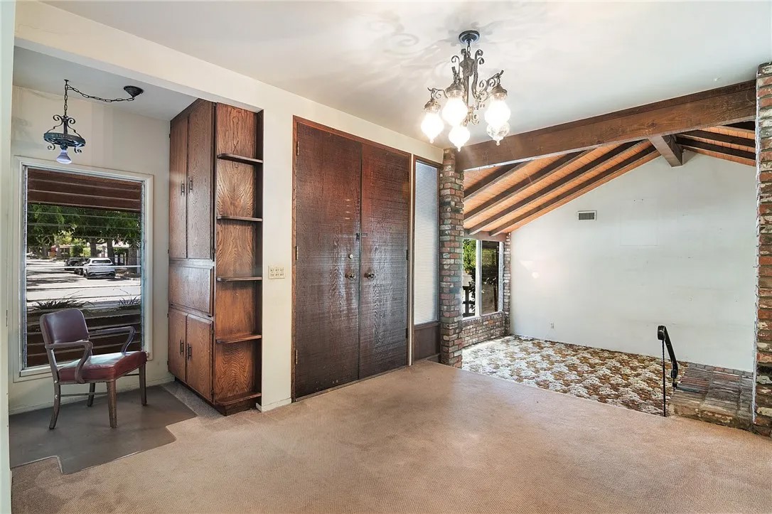 700 S Mariposa Street