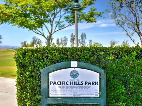 Tiny photo for 25 Mirino, Mission Viejo, CA 92692 (MLS # OC25239900)