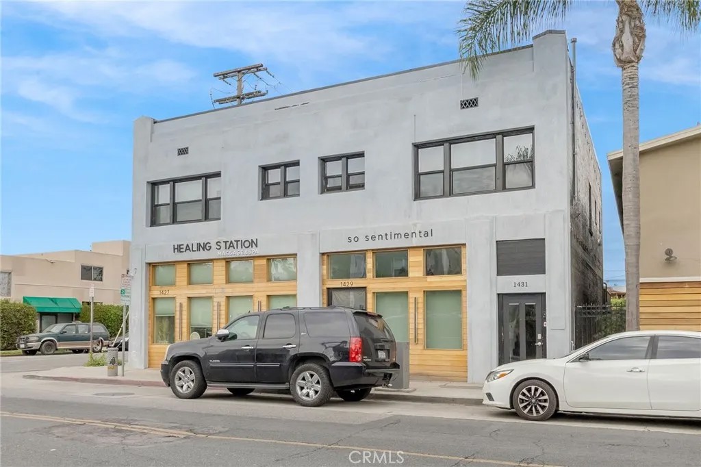 1427 E 4th