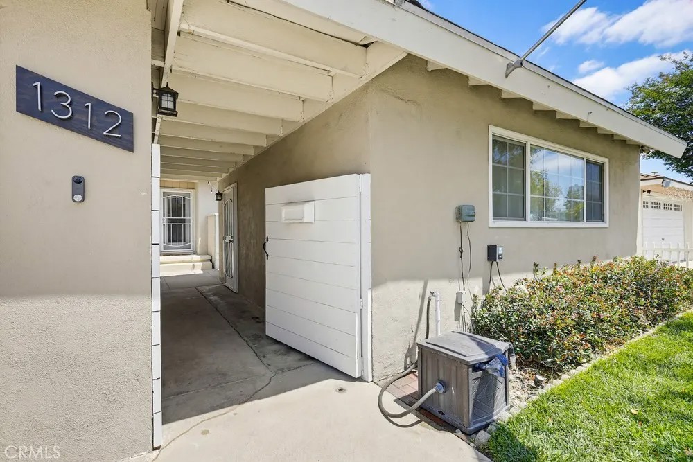 1312 N Devonshire Road