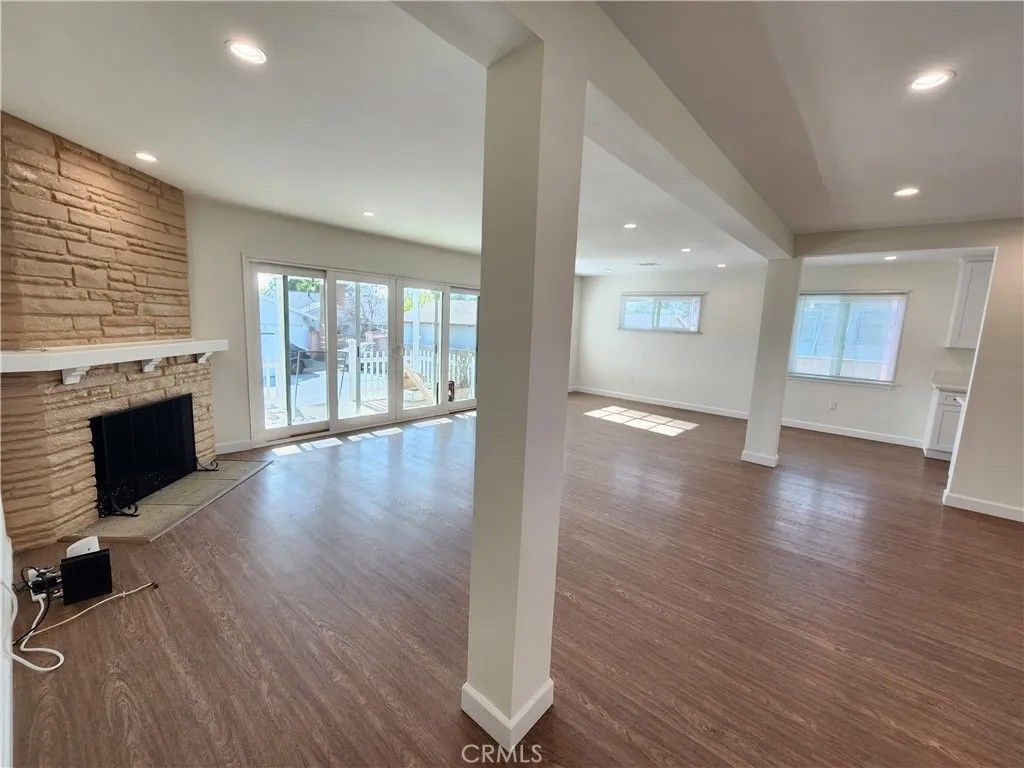 Photo of 16228 San Fernando Mission, Granada Hills, CA 91344 (MLS # SR26006509)