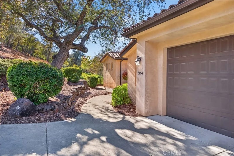 3454 Shallow Springs