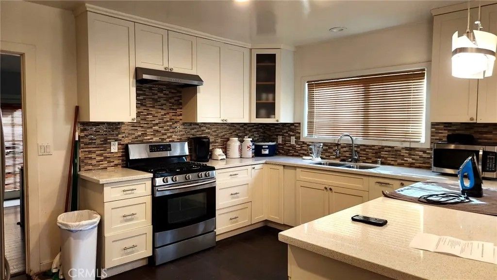 Photo of 6754 Rose Ave, Long Beach, CA 90805 (MLS # IV26019443)