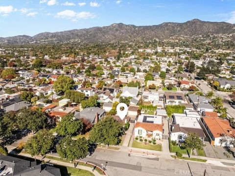 Tiny photo for 815 Omar St, Glendale, CA 91202 (MLS # GD25272719)