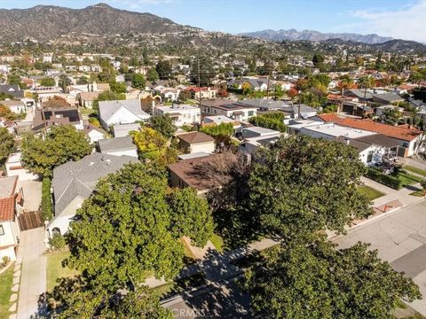 Tiny photo for 815 Omar St, Glendale, CA 91202 (MLS # GD25272719)