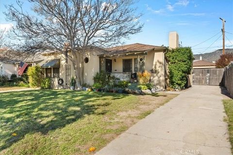 Tiny photo for 815 Omar St, Glendale, CA 91202 (MLS # GD25272719)