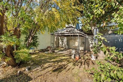 Tiny photo for 815 Omar St, Glendale, CA 91202 (MLS # GD25272719)