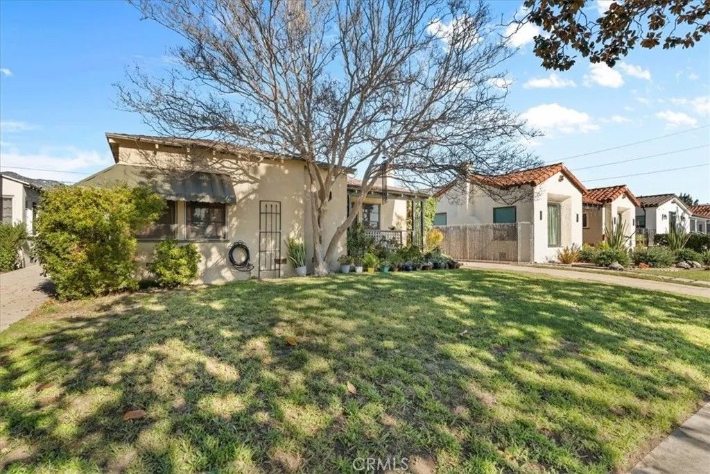 Photo of 815 Omar St, Glendale, CA 91202 (MLS # GD25272719)