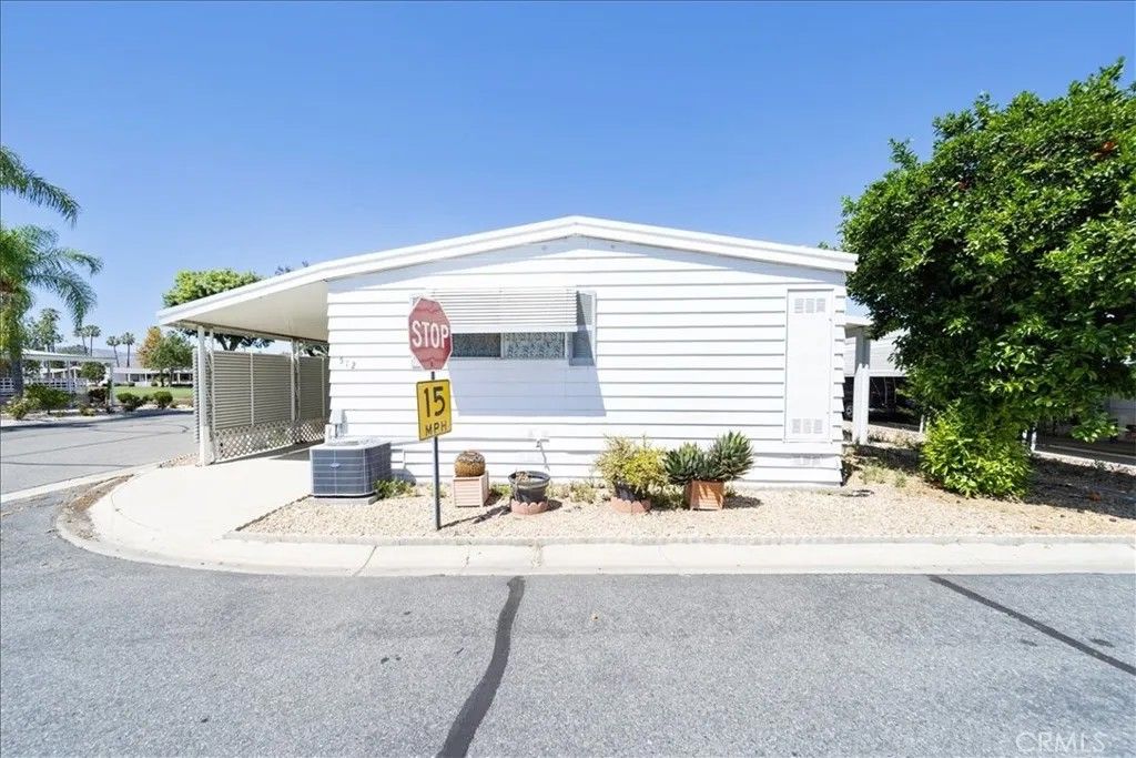 Photo of 5001 W Florida Ave #512, Hemet, CA 92545 (MLS # SW26081438)