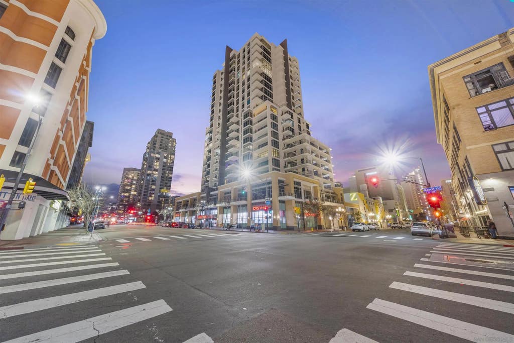 Photo of 575 6th Ave #804, San Diego, CA 92101 (MLS # 260015190)