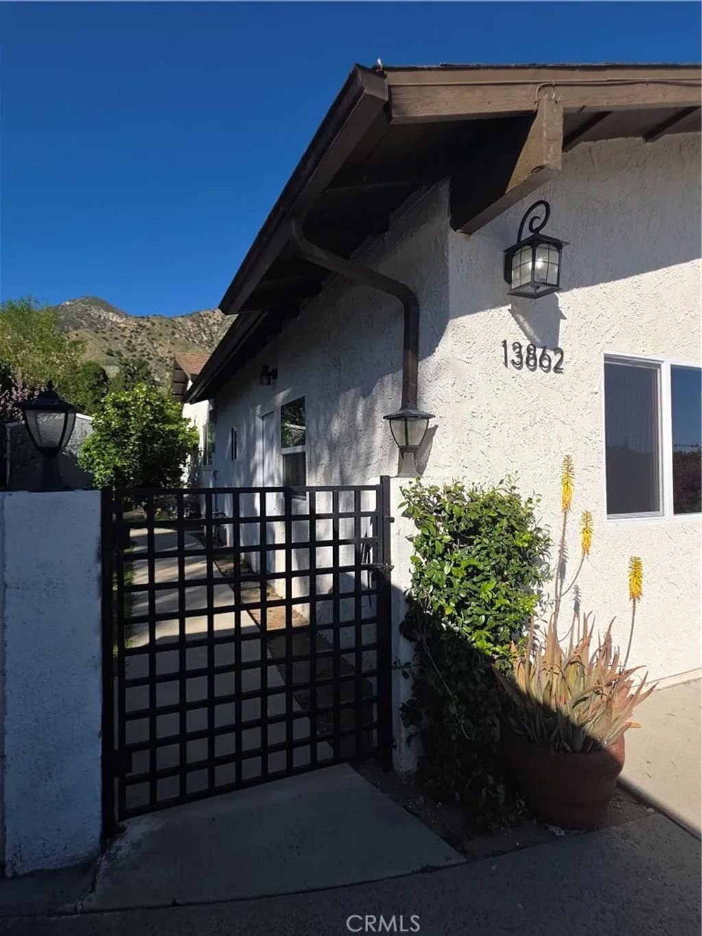 Photo of 13862 Gavina Ave, Sylmar, CA 91342 (MLS # SR26043737)