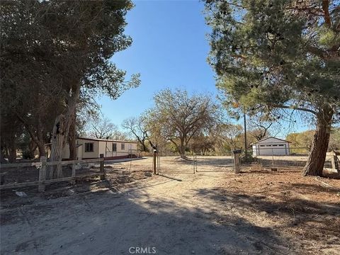 Photo of 19766 Polish Ln, Oro Grande, CA 92368 (MLS # HD25249678) Photo of 19766 Polish Ln, Oro Grande, CA 92368 (MLS # HD25249678)