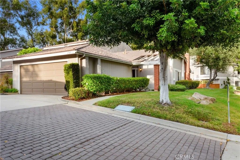 Photo of 6543 E Camino Vis, Anaheim, CA 92807 (MLS # OC25278211)