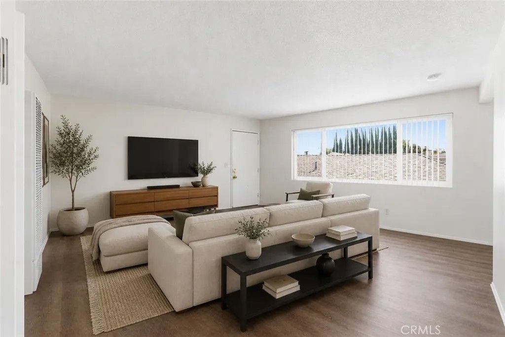 Photo of 5953 Gaviota Avenue, Long Beach, CA 90805 (MLS # OC26095859)