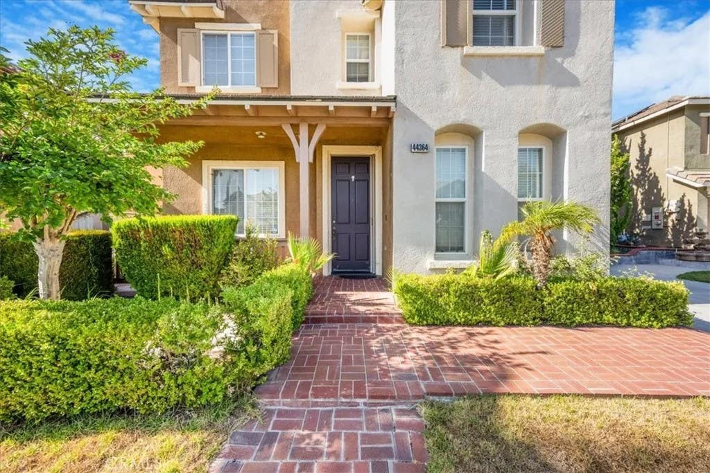 Photo of 44364 Kingston Dr, Temecula, CA 92592 (MLS # SW26007929)