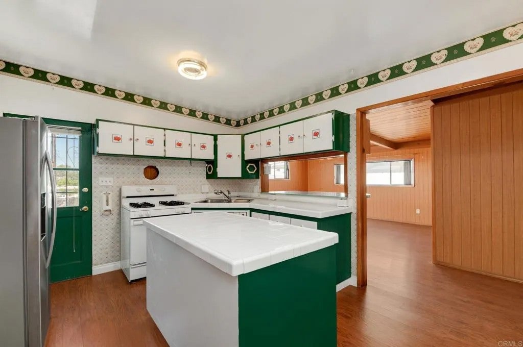 Photo of 942 Helix Avenue, Chula Vista, CA 91911 (MLS # NDP2608703)