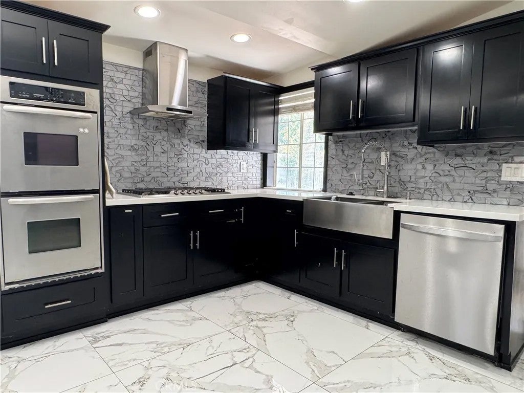 15606 Simonds