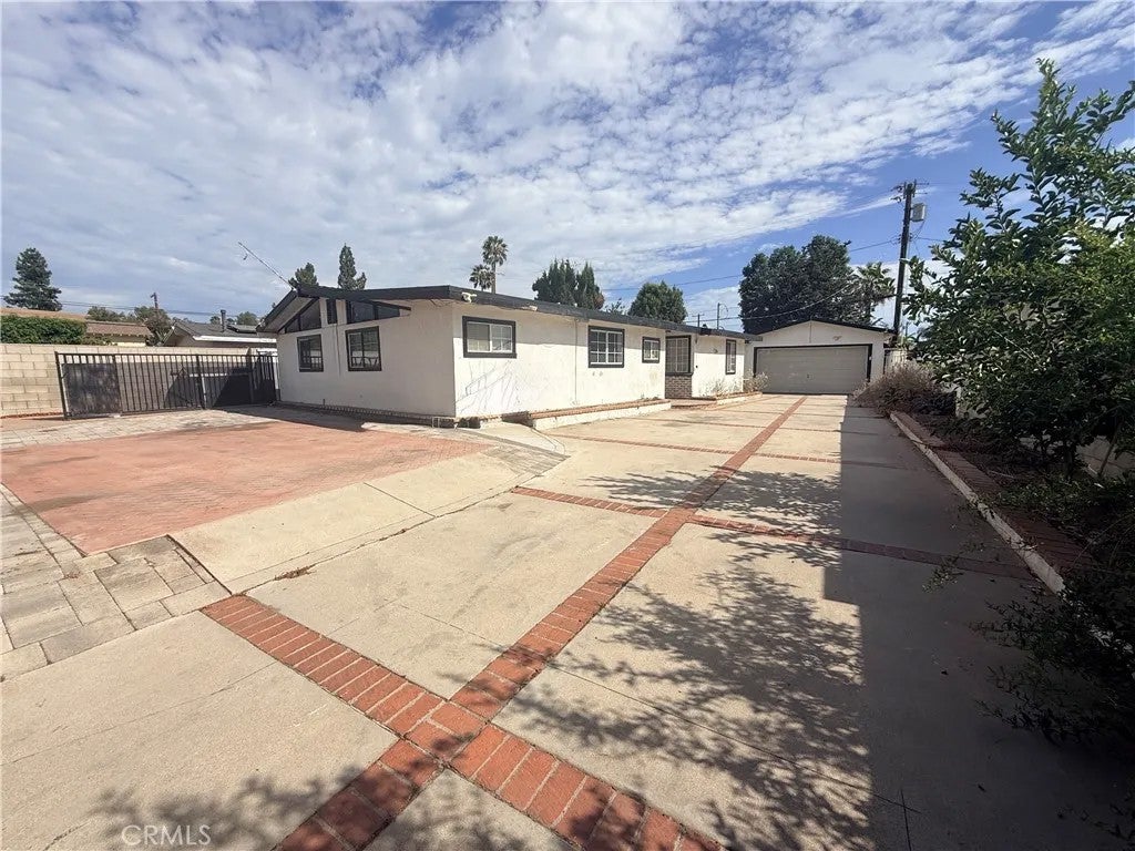 15606 Simonds